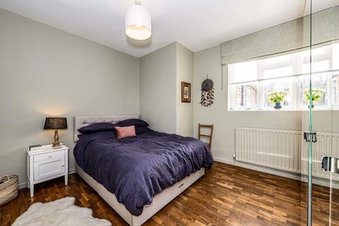 32 Tudor Road, London, E9 7SN