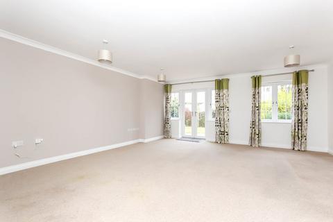 4 bedroom link detached house for sale, Harrowden Gardens, Wellingborough NN8