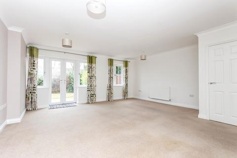 4 bedroom link detached house for sale, Harrowden Gardens, Wellingborough NN8