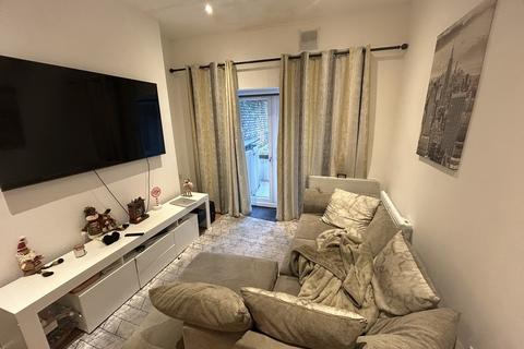 1 bedroom apartment to rent, Chapel Way, London N7