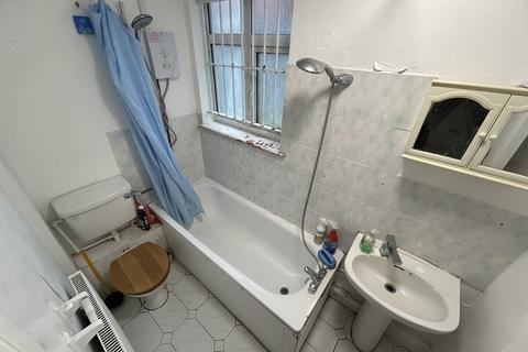 1 bedroom apartment to rent, Kilburn High Road, London NW6