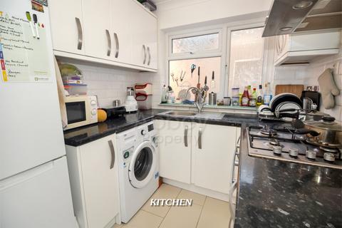 2 bedroom end of terrace house to rent, Carlton Crescent - Wardown - LU3 1EN