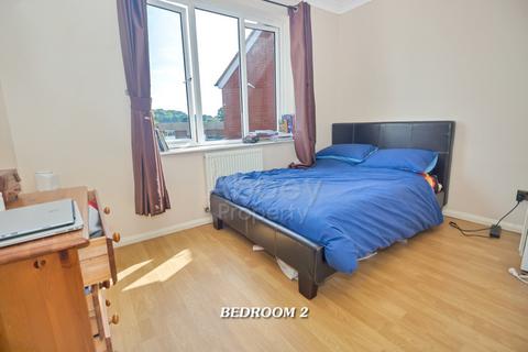 2 bedroom end of terrace house to rent, Carlton Crescent - Wardown - LU3 1EN