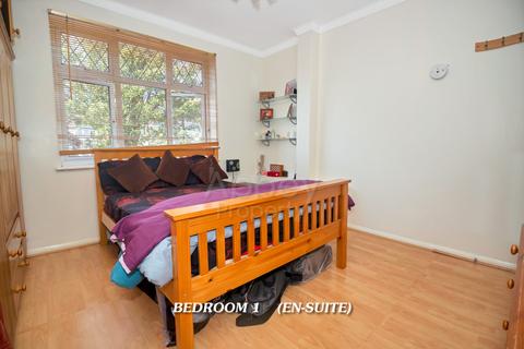 2 bedroom end of terrace house to rent, Carlton Crescent - Wardown - LU3 1EN