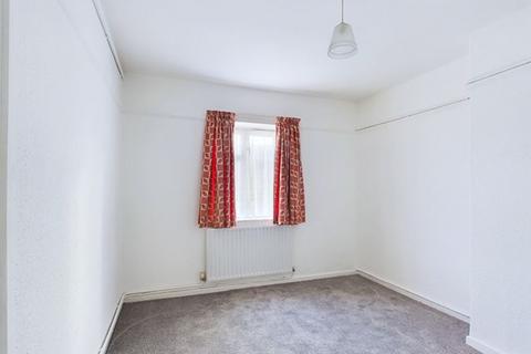 2 bedroom ground floor flat to rent, Pond Street, Carmarthen