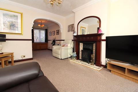 2 bedroom semi-detached bungalow for sale, Cedar Close, Walsall, WS5 4LJ