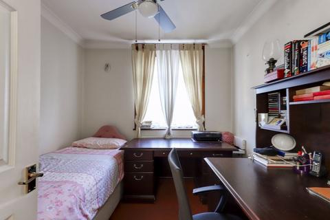 2 Hawthorne Way, London, N9 9RD