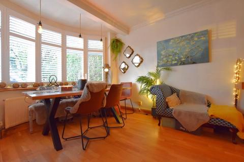 42 Walton Drive, Harrow, HA1 4XA