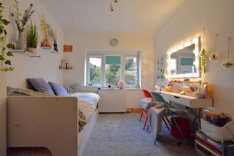 42 Walton Drive, Harrow, HA1 4XA