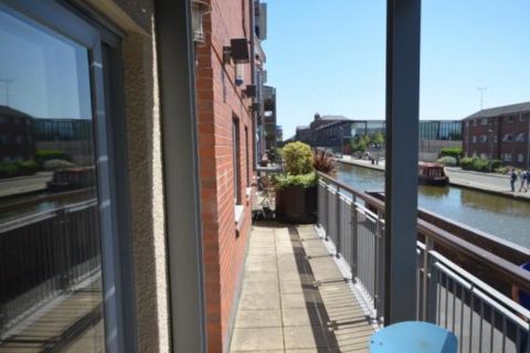 2 bedroom apartment to rent, Shot Tower Close, CH1