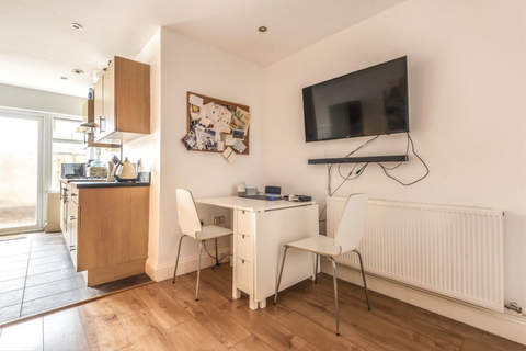 2 bedroom flat to rent, Dartmouth Road, Sydenham SE26