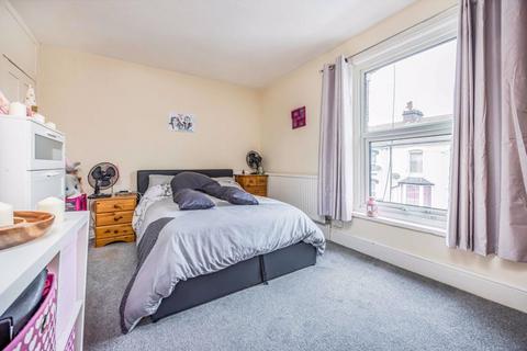 2 bedroom end of terrace house for sale, Harcourt Road, Gosport