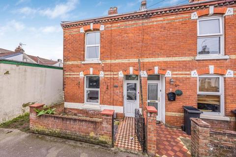 2 bedroom end of terrace house for sale, Harcourt Road, Gosport