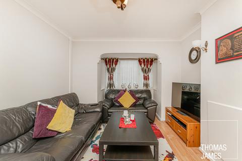 3 bedroom end of terrace house for sale, Ramscroft Close, London, N9