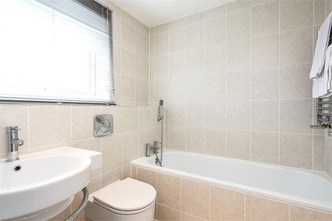 35 Fountain Gardens, Windsor, SL4 3SY