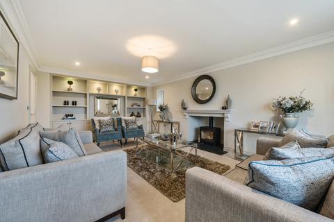 Maplewood Behoes Lane, Woodcote, Reading, RG8 0PP