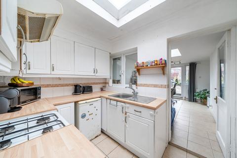 27 Commonside East, Mitcham, CR4 2QA