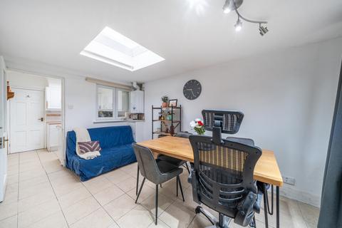27 Commonside East, Mitcham, CR4 2QA