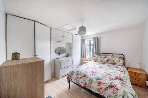 27 Commonside East, Mitcham, CR4 2QA