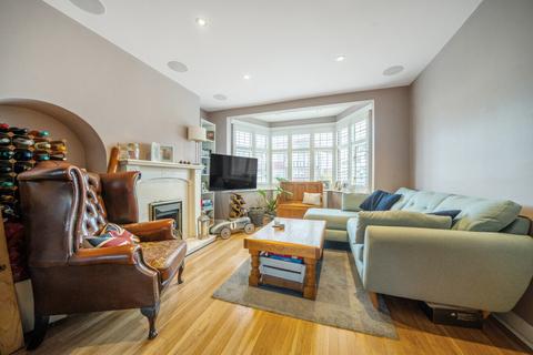 32 Oxford Close, Mitcham, CR4 1DY