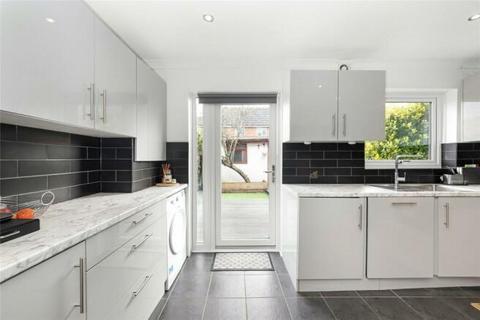 14 Kennedy Close, Mitcham, CR4 2AR