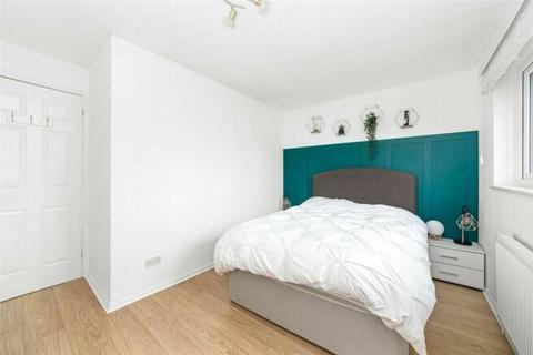 14 Kennedy Close, Mitcham, CR4 2AR