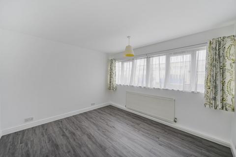 undefined, Montgomery Close, Mitcham CR4
