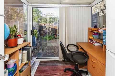 47 Chestnut Manor Close, Staines-upon-thames, TW18 1AG