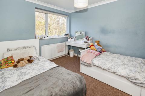 47 Chestnut Manor Close, Staines-upon-thames, TW18 1AG