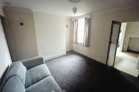 3 bedroom terraced house to rent, Victoria Road, Wolverhampton WV11