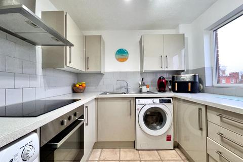 2 bedroom flat for sale, Newman House, 2 Garrison Close, Shooters Hill, London, SE18 4JD