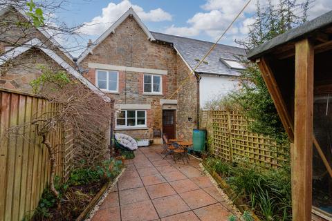 3 bedroom character property for sale, Exeter Street, North Tawton, EX20