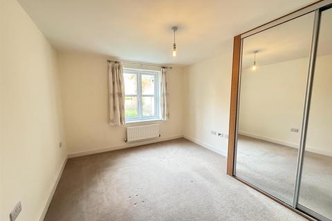 2 bedroom flat for sale, Renfields, Haywards Heath RH16