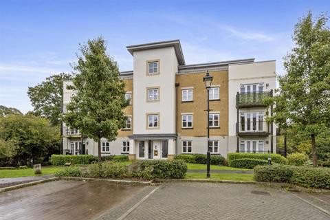 Flat 4, Henmead House Renfields, Haywards Heath, RH16 4WJ