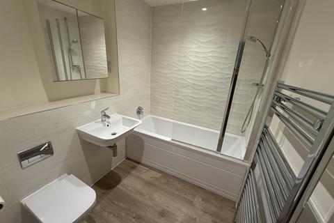 Flat 4, Henmead House Renfields, Haywards Heath, RH16 4WJ