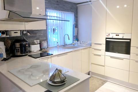 44 Nicholas Close, South Ockendon, RM15 6NJ