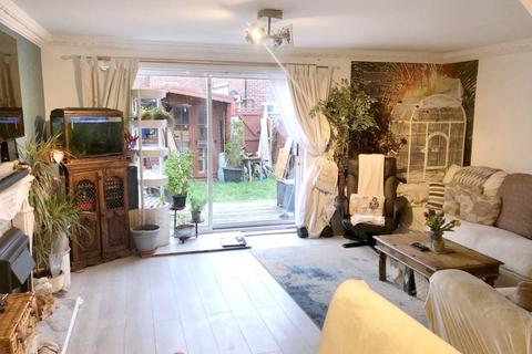 44 Nicholas Close, South Ockendon, RM15 6NJ