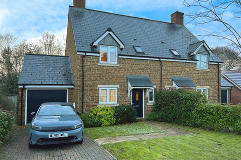 3 bedroom semi-detached house for sale, Cotefield Drive, Banbury OX15