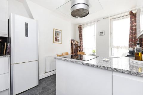 2 bedroom flat for sale, Winchelsea House, London, Swan Road, SE16
