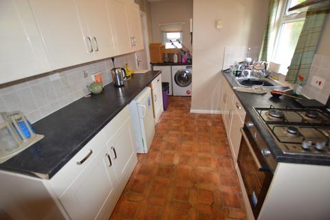 4 bedroom semi-detached house to rent, Headingley Crescent, Leeds LS6