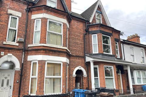 3 bedroom flat to rent, 45 St. Georges Road, Hull HU3