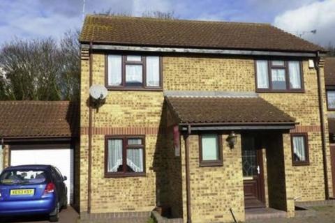 5 bedroom detached house to rent, Falcon Avenue, Grays RM17