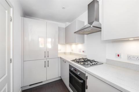 2 bedroom house for sale, Carter Drive, Broadbridge Heath RH12