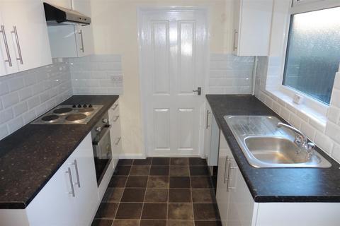 3 bedroom terraced house to rent, Ealing Terrace, Rushden NN10