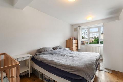 3 bedroom flat for sale, Lordship Road, London, N16