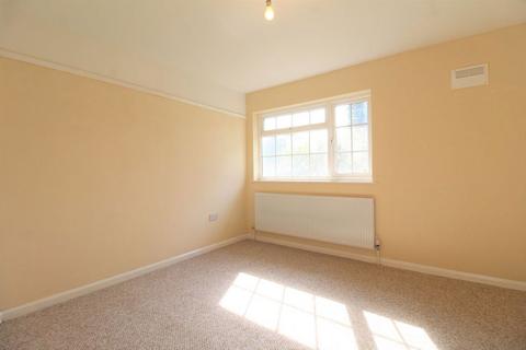 3 bedroom bungalow to rent, Sutton Passeys Crescent, Nottingham, NG8 1BU