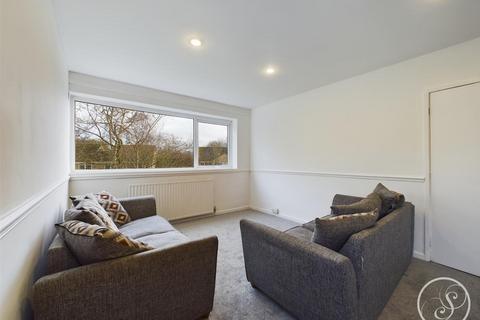 2 bedroom flat for sale, Lane End Croft, Leeds