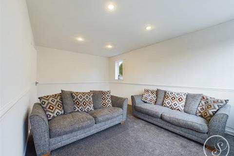 2 bedroom flat for sale, Lane End Croft, Leeds