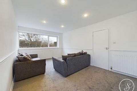 2 bedroom flat for sale, Lane End Croft, Leeds