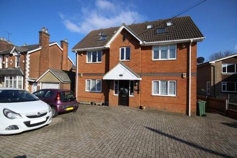 2 bedroom apartment to rent, Chapel Street, Billericay